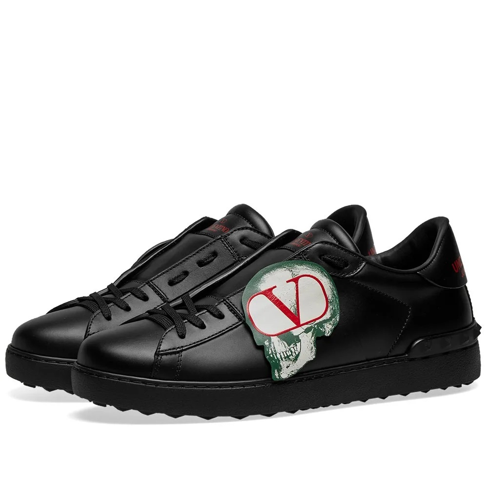 🛑 SOLD 🛑 Valentino sneakers